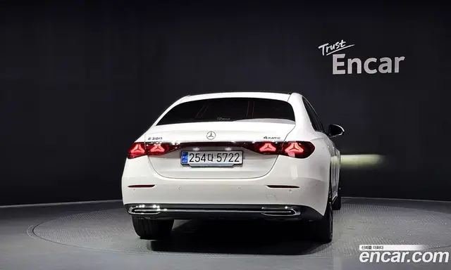 Mercedes-Benz E-Class 2024 2.0 автомат (гидро), миниатюра 4 Mercedes-Benz E-Class 2024 2.0 автомат (гидро), миниатюра 4