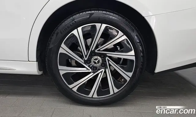 Mercedes-Benz E-Class 2024 2.0 автомат (гидро), миниатюра 7 Mercedes-Benz E-Class 2024 2.0 автомат (гидро), миниатюра 7