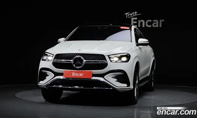 Mercedes-Benz GLE-Class 2023 3.0 автомат (гидро), миниатюра 2