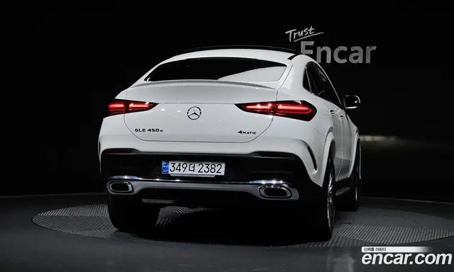 Mercedes-Benz GLE-Class 2023 3.0 автомат (гидро), миниатюра 3