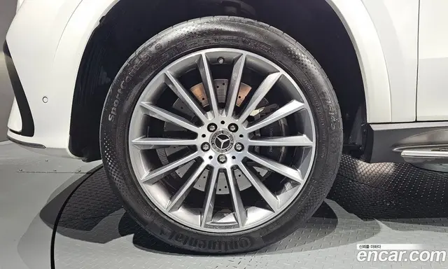 Mercedes-Benz GLE-Class 2023 3.0 автомат (гидро), миниатюра 4