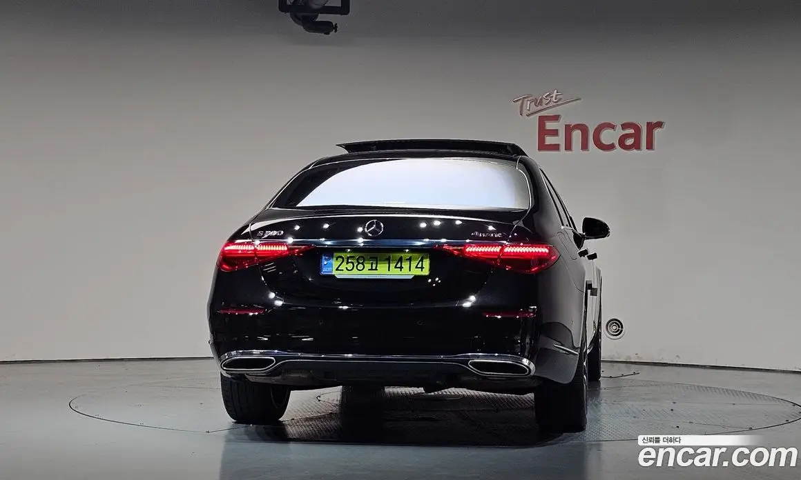 Mercedes-Benz S-Class 2024 4.0 автомат (гидро), фото 3