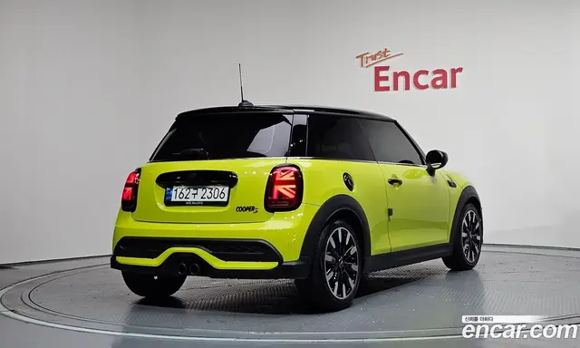 Mini Cooper 2023 2.0 автомат (гидро), миниатюра 2 Mini Cooper 2023 2.0 автомат (гидро), миниатюра 2