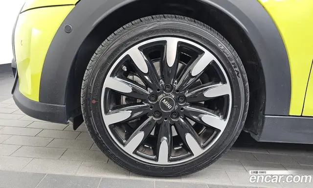 Mini Cooper 2023 2.0 автомат (гидро), миниатюра 5 Mini Cooper 2023 2.0 автомат (гидро), миниатюра 5