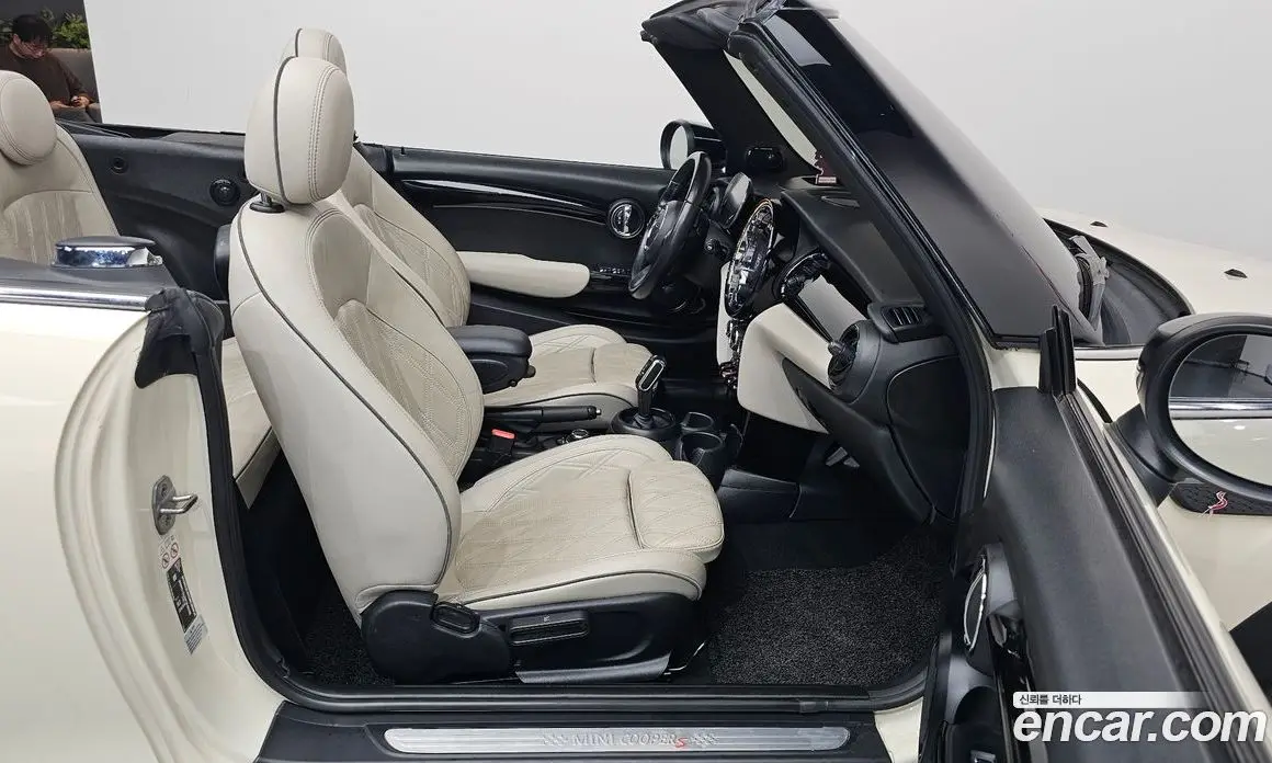Mini Cooper Convertible 2022 2.0 автомат (гидро), фото 16 Mini Cooper Convertible 2022 2.0 автомат (гидро), фото 16