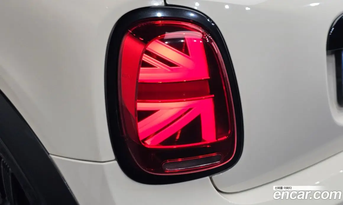 Mini Cooper Convertible 2022 2.0 автомат (гидро), фото 9 Mini Cooper Convertible 2022 2.0 автомат (гидро), фото 9