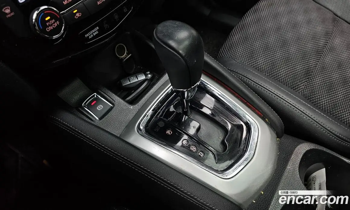 Nissan Qashqai 2016 1.6 автомат (гидро), фото 9