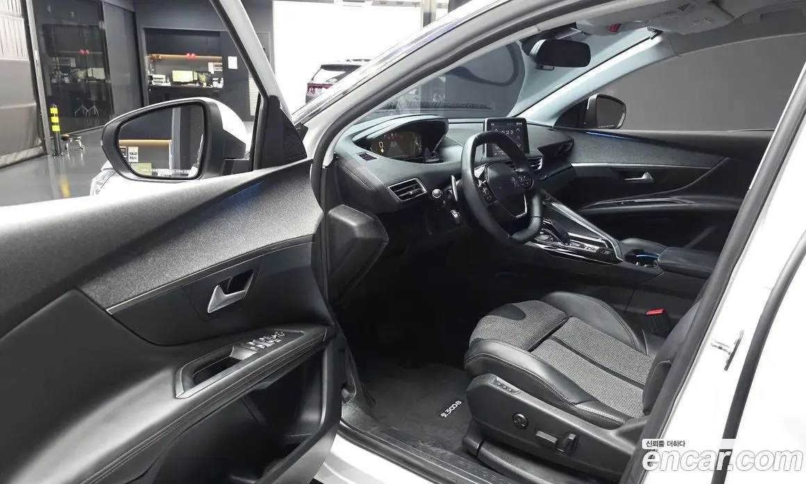 Peugeot 3008 2018 1.6 автомат (гидро), фото 13