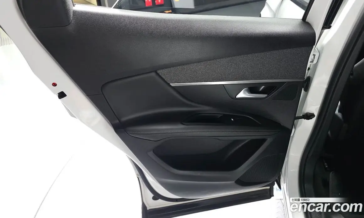 Peugeot 3008 2018 1.6 автомат (гидро), фото 15