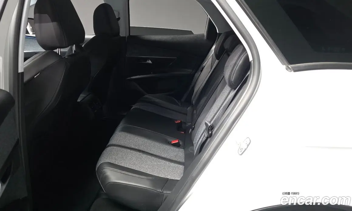 Peugeot 3008 2018 1.6 автомат (гидро), фото 16