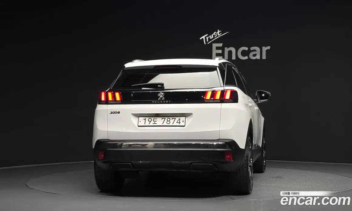 Peugeot 3008 2018 1.6 автомат (гидро), фото 4