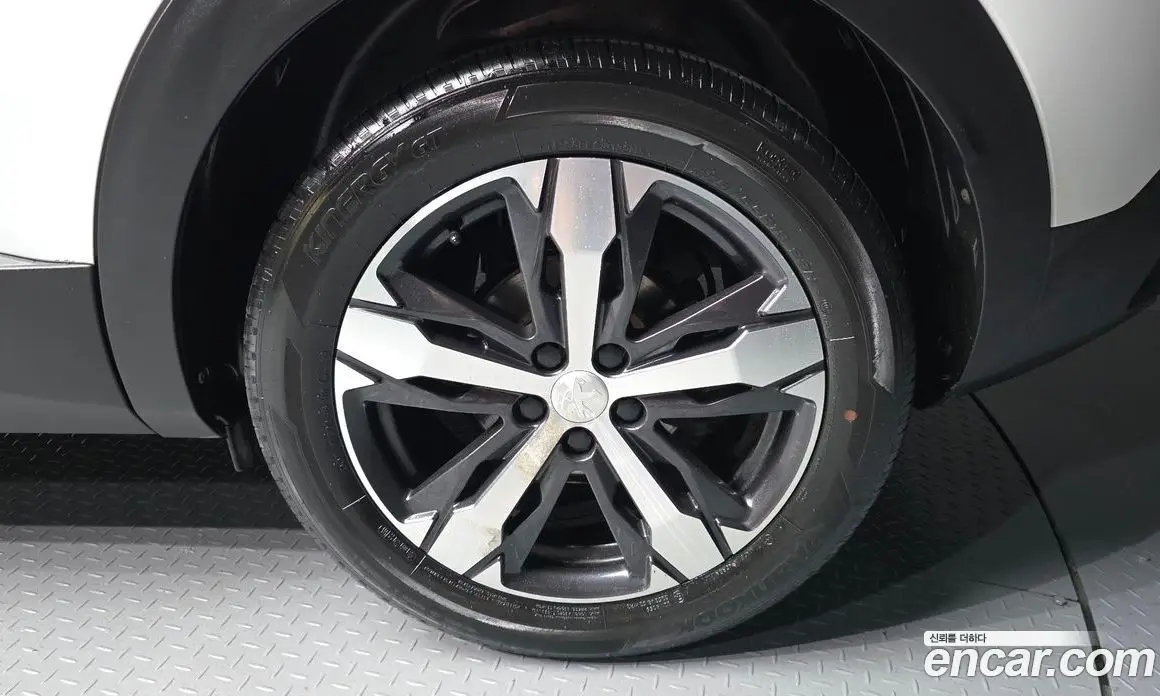 Peugeot 3008 2018 1.6 автомат (гидро), фото 5