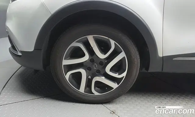 Renault (Samsung) QM3 2016 1.5 автомат (гидро), миниатюра 5 Renault (Samsung) QM3 2016 1.5 автомат (гидро), миниатюра 5