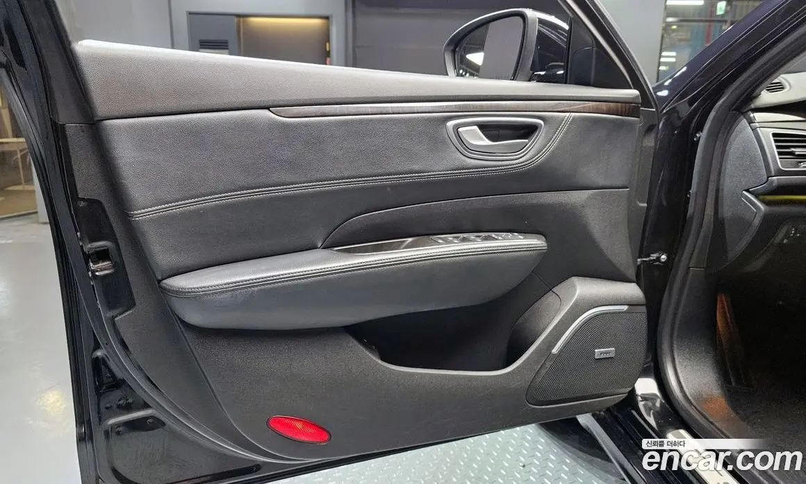 Renault (Samsung) SM6 2016 2.0 автомат (гидро), фото 14 Renault (Samsung) SM6 2016 2.0 автомат (гидро), фото 14