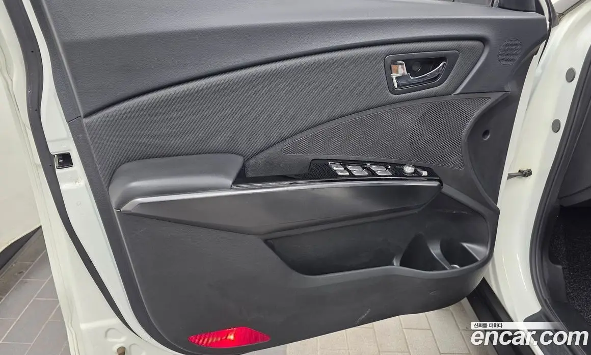 SsangYong TIBOLI 2017 1.6 автомат (гидро), фото 14 SsangYong TIBOLI 2017 1.6 автомат (гидро), фото 14