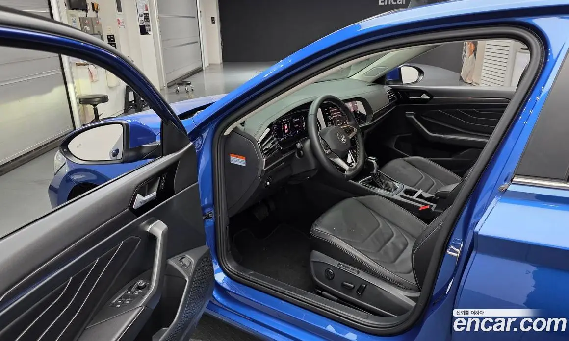 Volkswagen Jetta 2023 1.5 автомат (гидро), фото 13