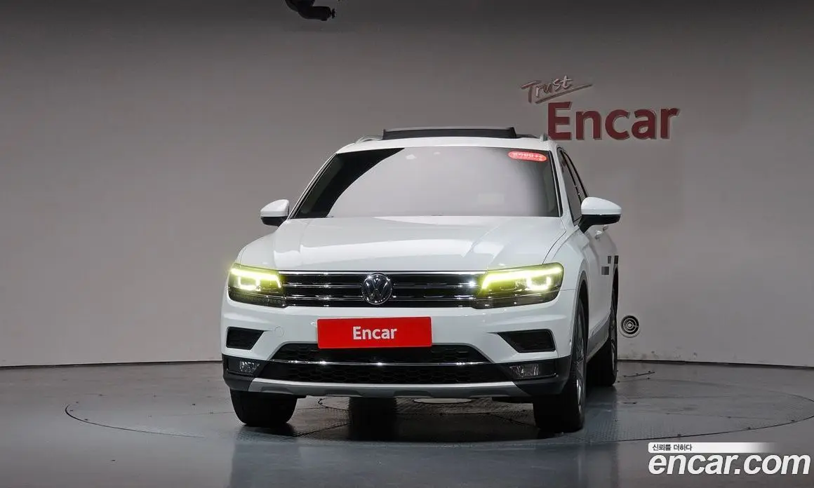 Volkswagen Tiguan 2018 2.0 автомат (гидро), фото 2 Volkswagen Tiguan 2018 2.0 автомат (гидро), фото 2