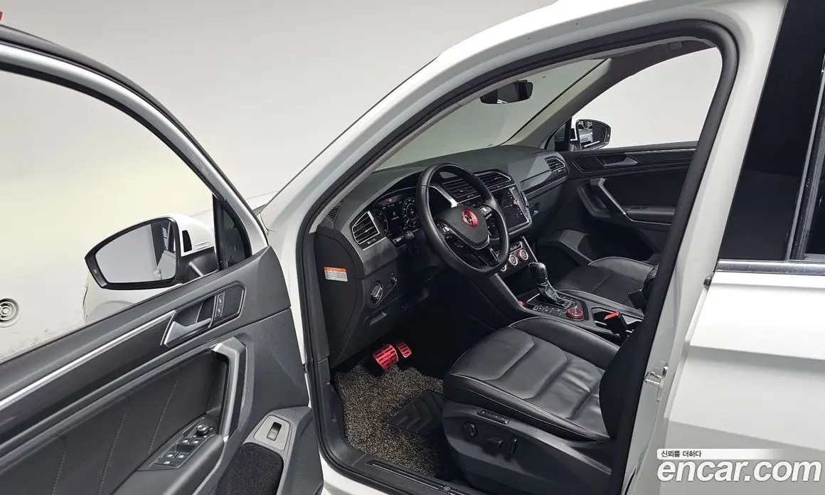 Volkswagen Tiguan 2018 2.0 автомат (гидро), фото 12 Volkswagen Tiguan 2018 2.0 автомат (гидро), фото 12