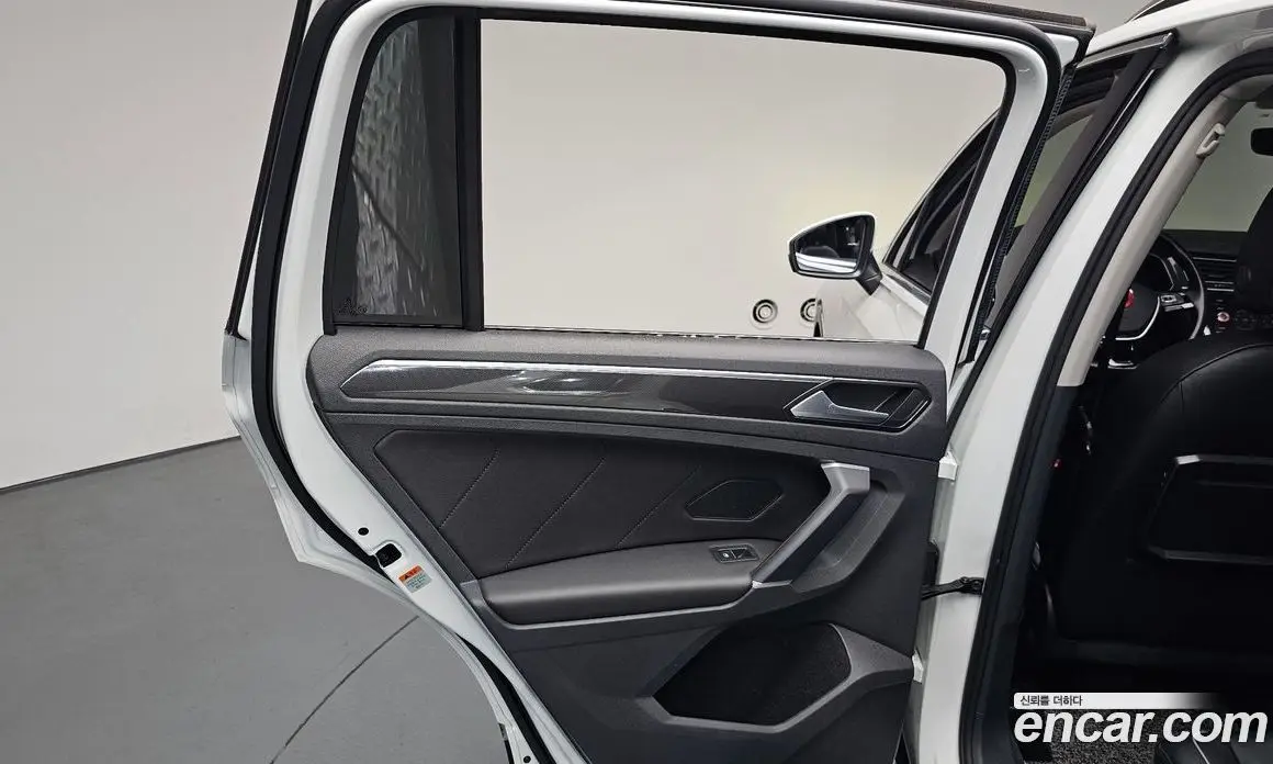 Volkswagen Tiguan 2018 2.0 автомат (гидро), фото 14 Volkswagen Tiguan 2018 2.0 автомат (гидро), фото 14