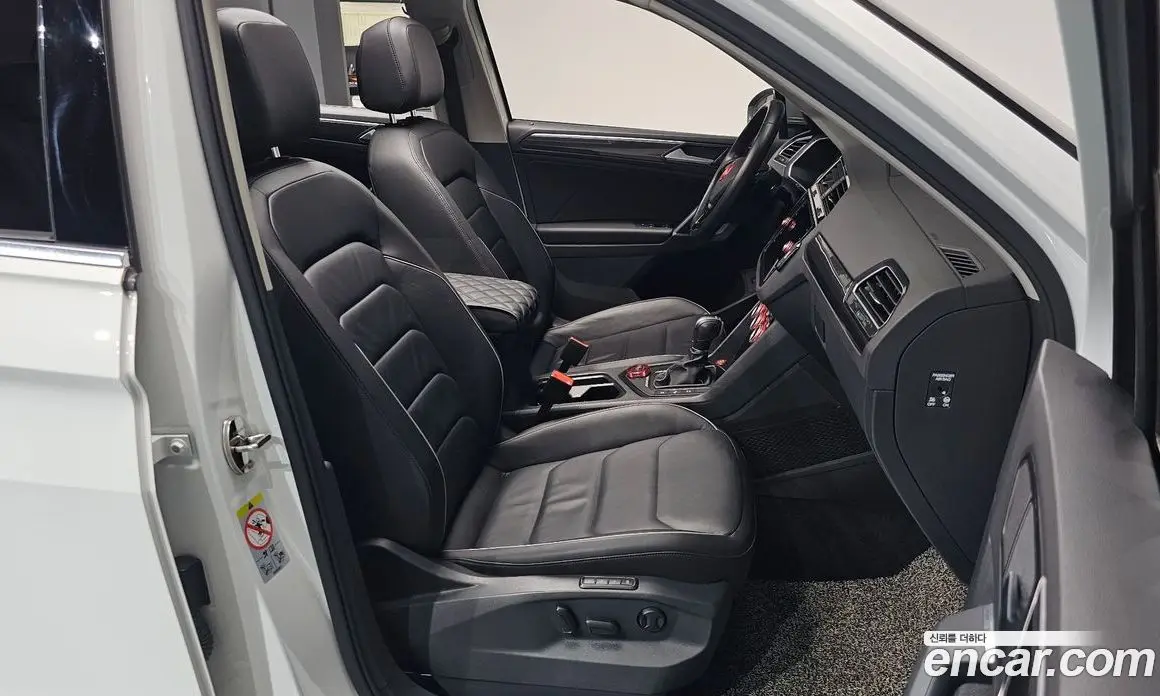 Volkswagen Tiguan 2018 2.0 автомат (гидро), фото 15 Volkswagen Tiguan 2018 2.0 автомат (гидро), фото 15