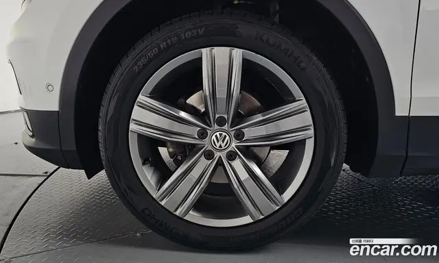 Volkswagen Tiguan 2018 2.0 автомат (гидро), миниатюра 4 Volkswagen Tiguan 2018 2.0 автомат (гидро), миниатюра 4