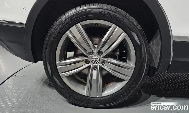 Volkswagen Tiguan 2018 2.0 автомат (гидро), миниатюра 6 Volkswagen Tiguan 2018 2.0 автомат (гидро), миниатюра 6