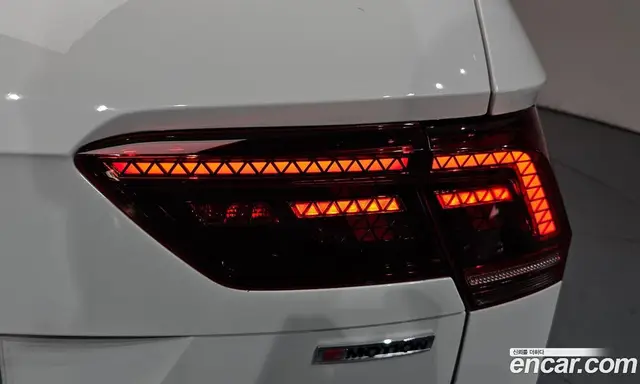 Volkswagen Tiguan 2018 2.0 автомат (гидро), миниатюра 8 Volkswagen Tiguan 2018 2.0 автомат (гидро), миниатюра 8