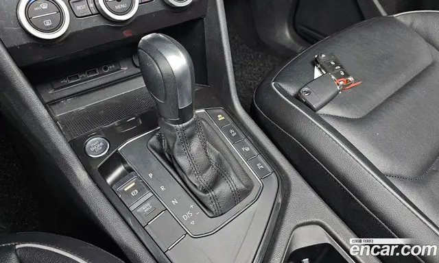 Volkswagen Tiguan 2019 2.0 автомат (гидро), миниатюра 12