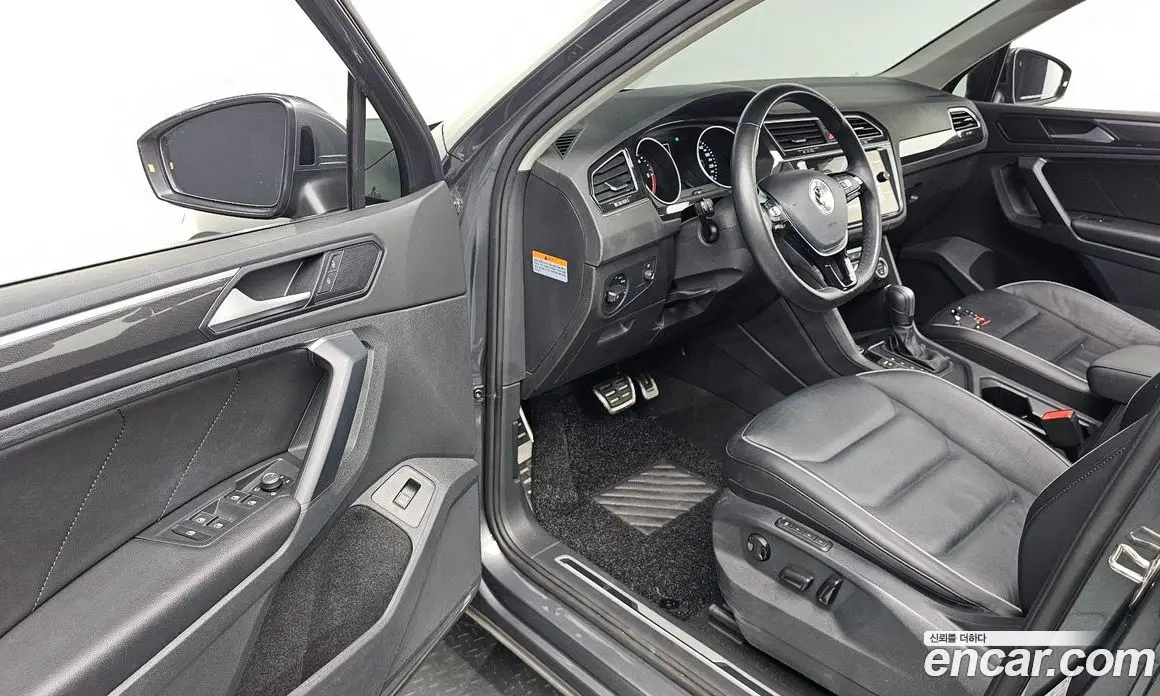 Volkswagen Tiguan 2019 2.0 автомат (гидро), фото 13