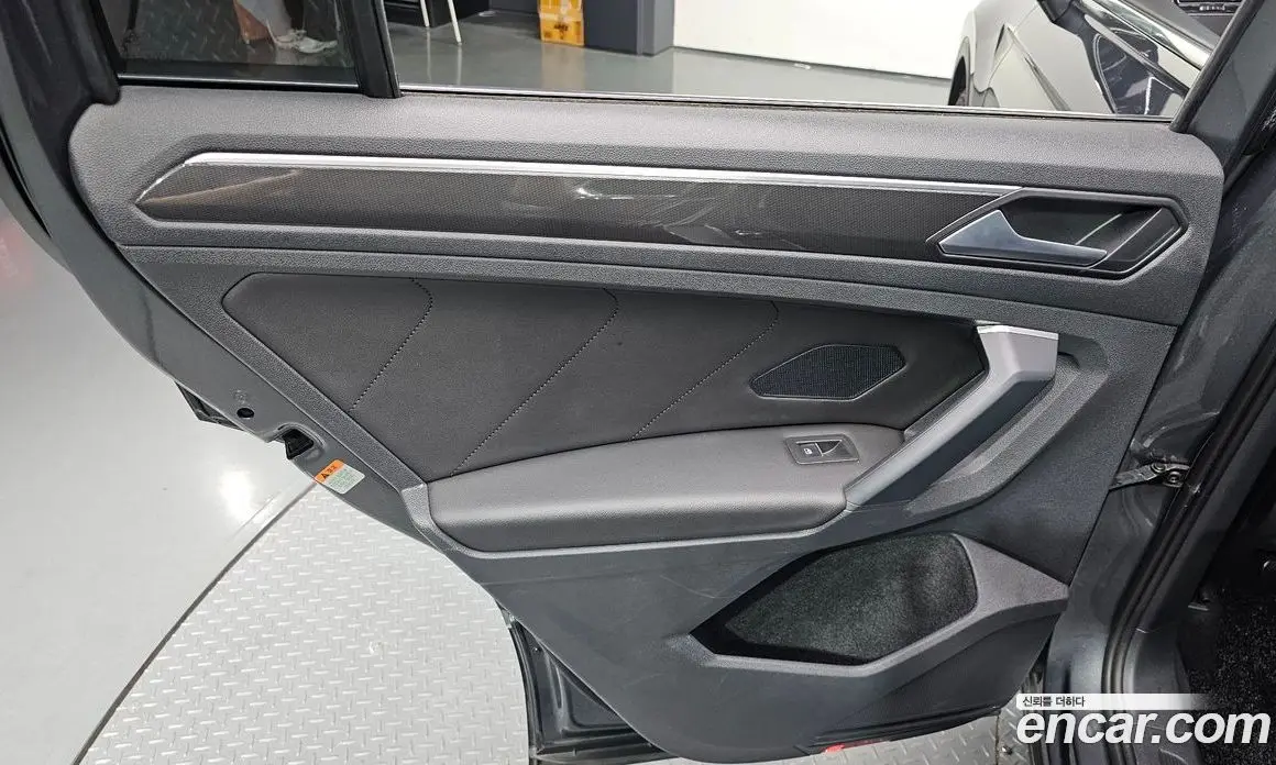 Volkswagen Tiguan 2019 2.0 автомат (гидро), фото 15