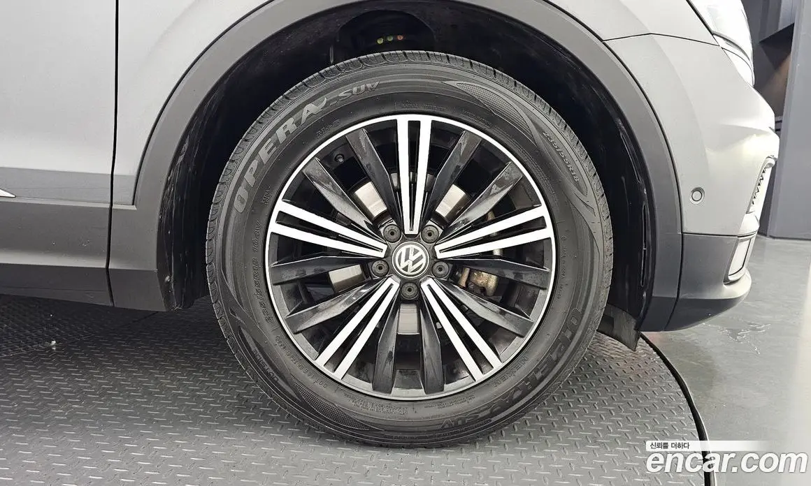 Volkswagen Tiguan 2019 2.0 автомат (гидро), фото 7