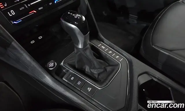 Volkswagen Tiguan 2022 2.0 автомат (гидро), миниатюра 12