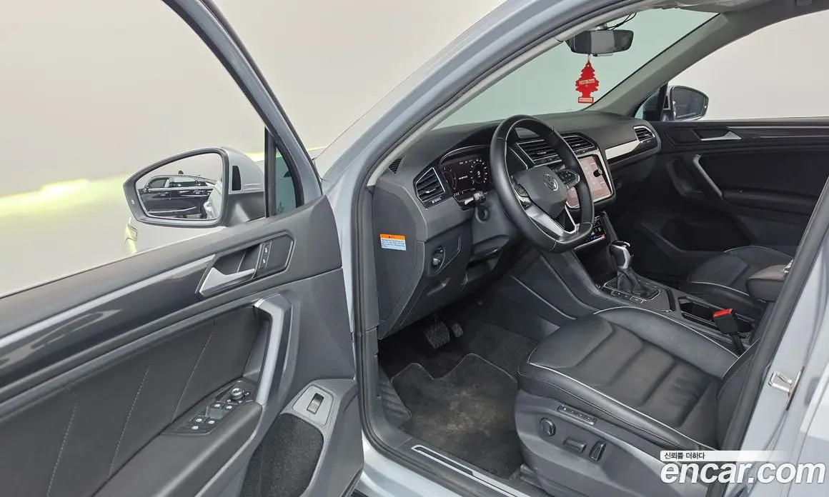 Volkswagen Tiguan 2022 2.0 автомат (гидро), фото 13