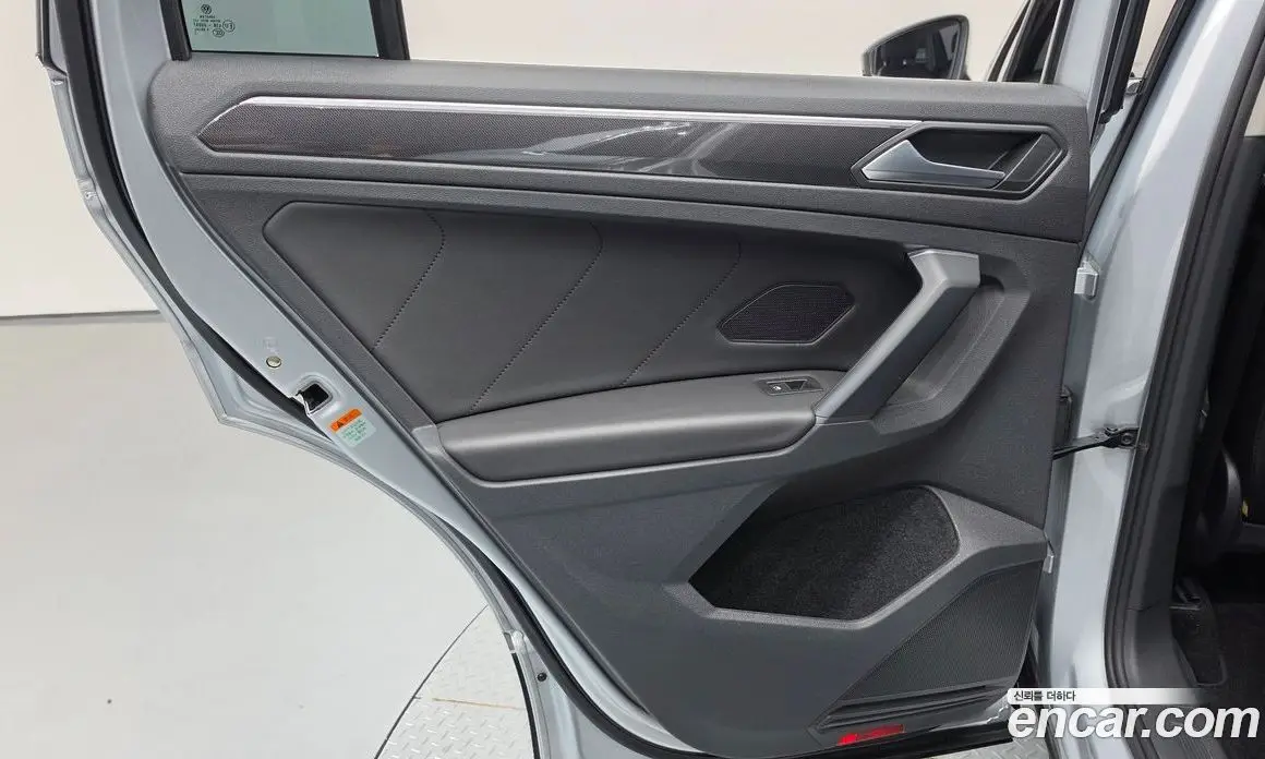 Volkswagen Tiguan 2022 2.0 автомат (гидро), фото 15
