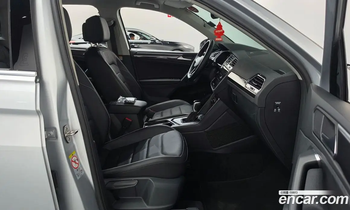 Volkswagen Tiguan 2022 2.0 автомат (гидро), фото 16