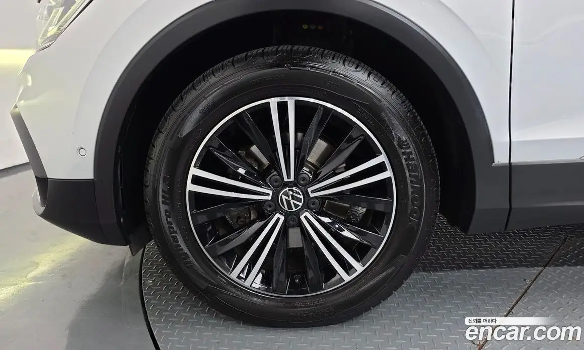 Volkswagen Tiguan 2022 2.0 автомат (гидро), фото 5