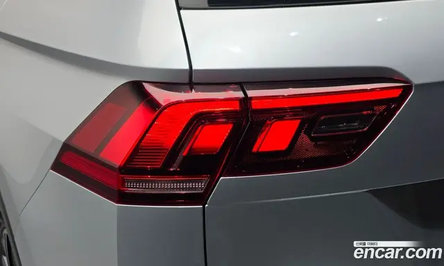 Volkswagen Tiguan 2022 2.0 автомат (гидро), миниатюра 9