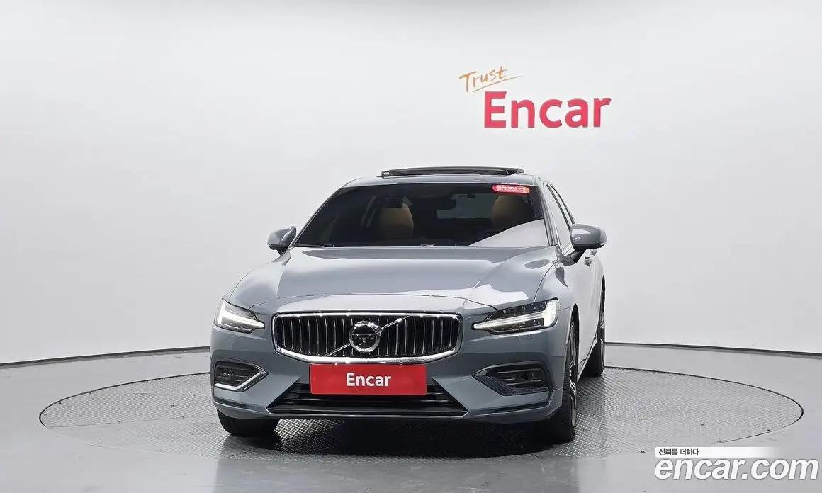 Volvo S60 2021 2.0 автомат (гидро), фото 2 Volvo S60 2021 2.0 автомат (гидро), фото 2