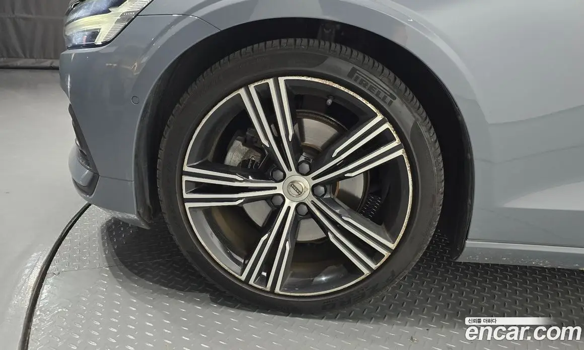 Volvo S60 2021 2.0 автомат (гидро), фото 4 Volvo S60 2021 2.0 автомат (гидро), фото 4