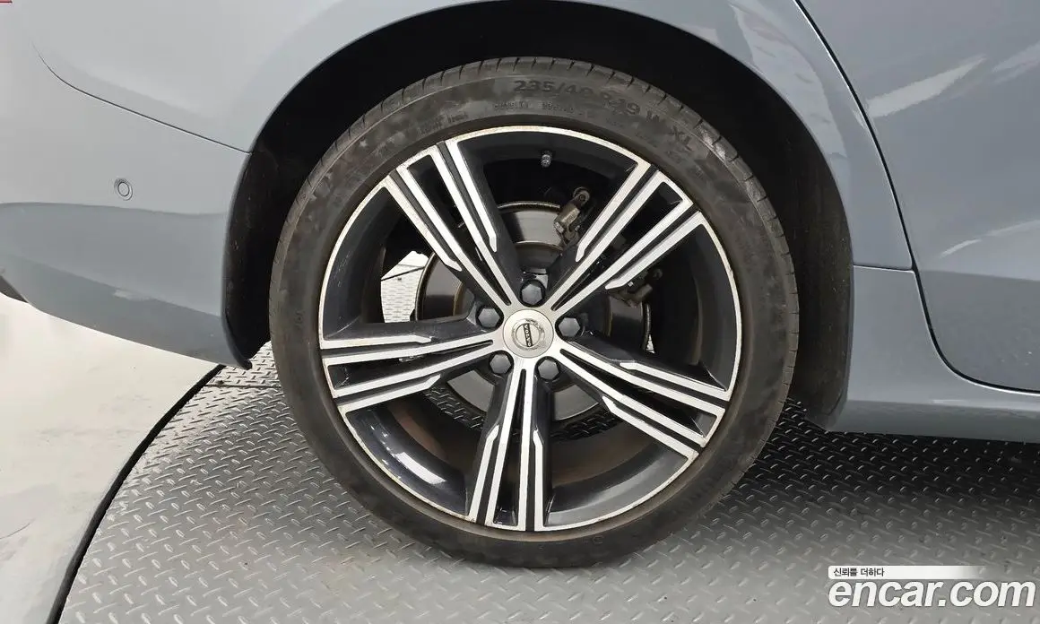 Volvo S60 2021 2.0 автомат (гидро), фото 5 Volvo S60 2021 2.0 автомат (гидро), фото 5