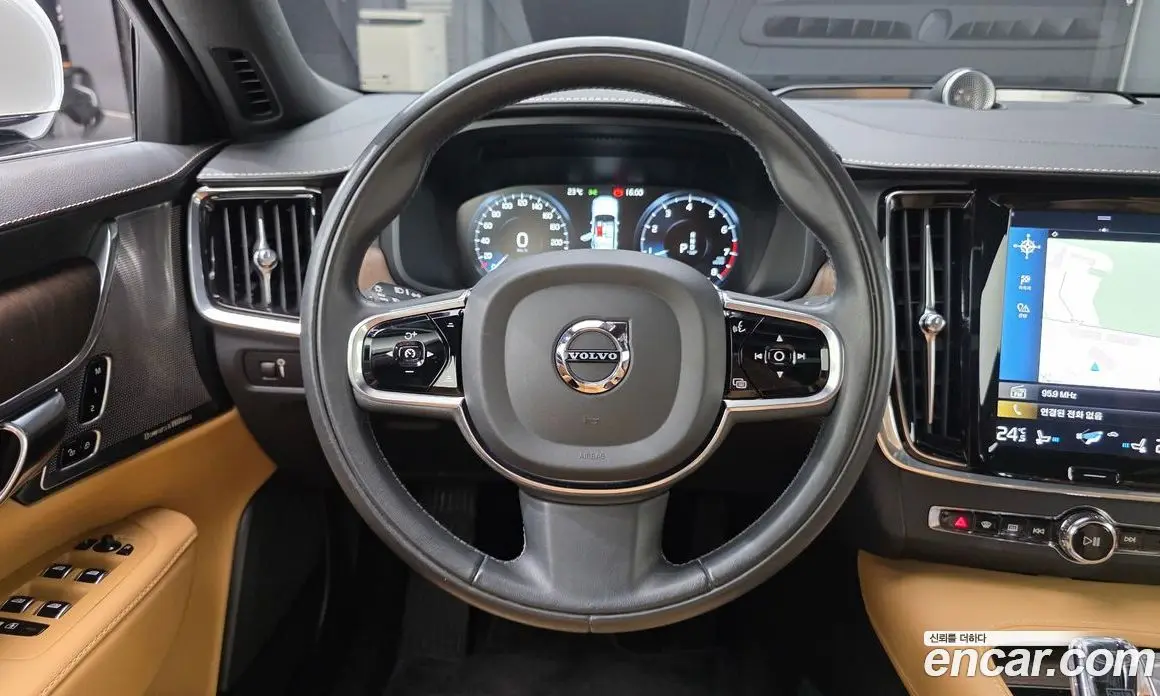 Volvo S90 2021 2.0 автомат (гидро), фото 18 Volvo S90 2021 2.0 автомат (гидро), фото 18