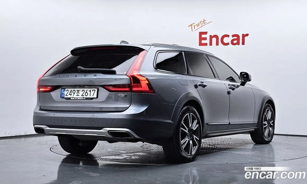 Volvo V90 2020 2.0 автомат (гидро), фото 2 Volvo V90 2020 2.0 автомат (гидро), фото 2