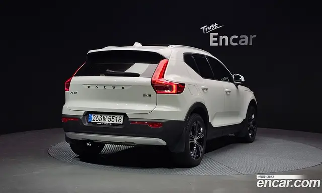 Volvo XC40 2021 2.0 автомат (гидро), миниатюра 2