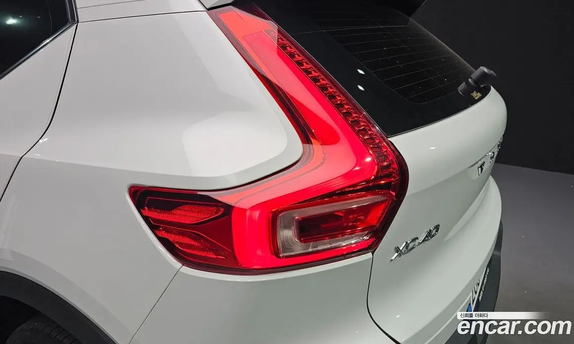 Volvo XC40 2021 2.0 автомат (гидро), фото 9