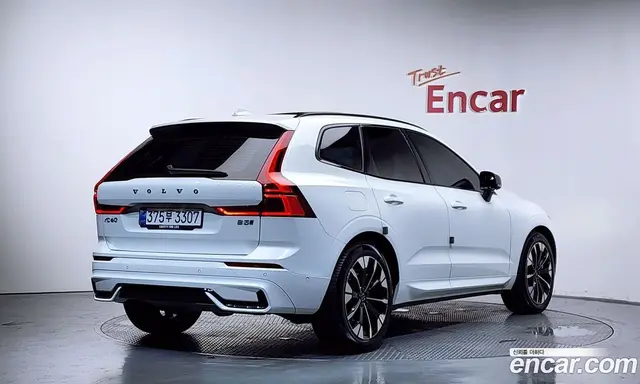 Volvo XC60 2025 2.0 автомат (гидро), миниатюра 2