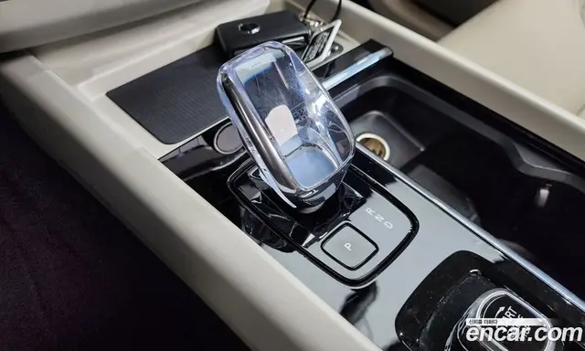 Volvo XC60 2025 2.0 автомат (гидро), миниатюра 12