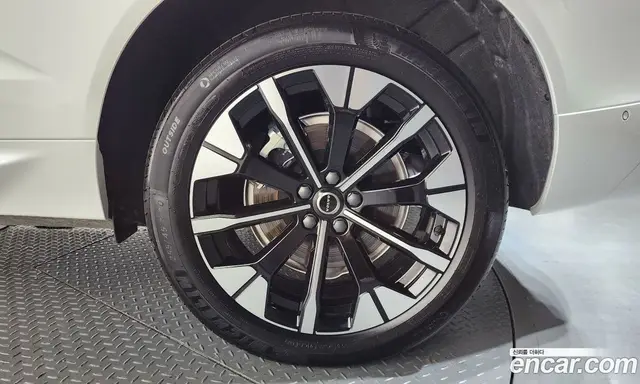 Volvo XC60 2025 2.0 автомат (гидро), миниатюра 7