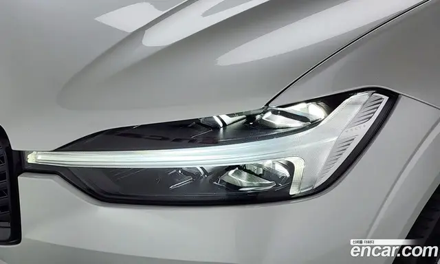 Volvo XC60 2025 2.0 автомат (гидро), миниатюра 8