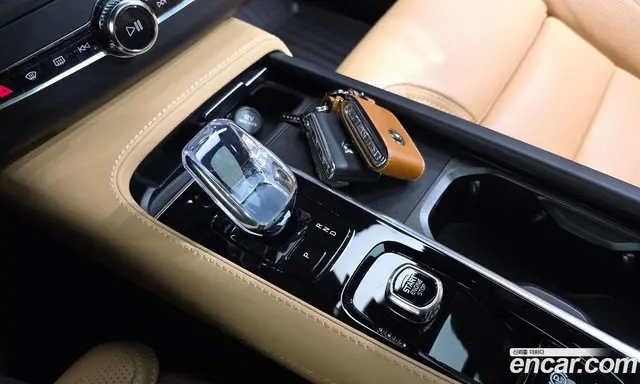 Volvo XC90 2024 2.0 автомат (гидро), миниатюра 12