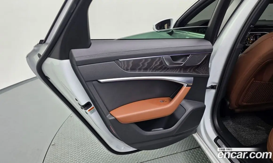 Audi A6 2021 2.0 автомат (гидро), фото 15